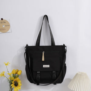 Roomy everyday bag with modern design