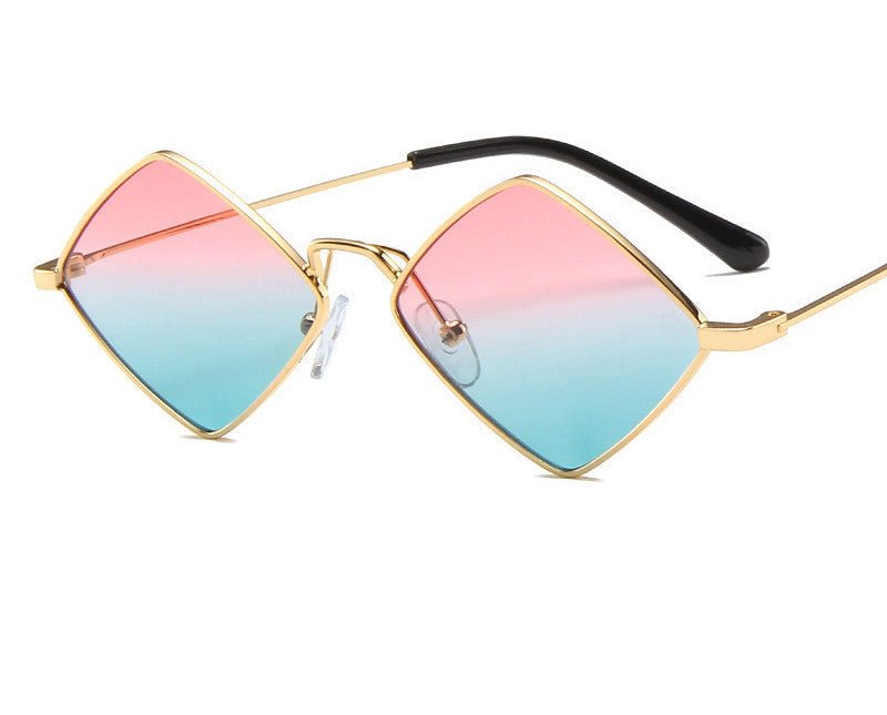 Retro Diamond Sunglasses - True Garment